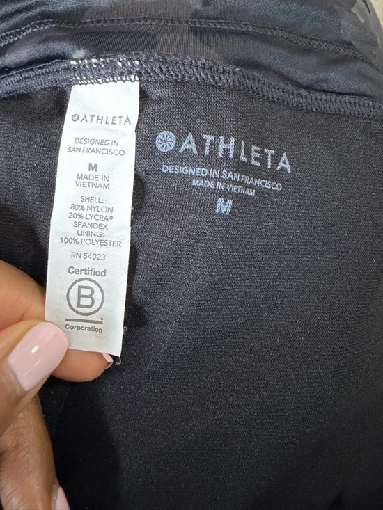 Athleta Freestyle Camo Surge Shorts size Medium - Picture 3 of 6